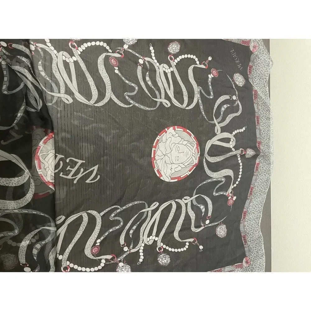 Versace silk scarf - Picture 2 of 12